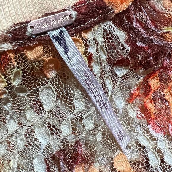 Free People NEW Crop Lace Top Floral Coral Tee Shirt Boho Festival Fairy Cottage - Picture 9 of 11